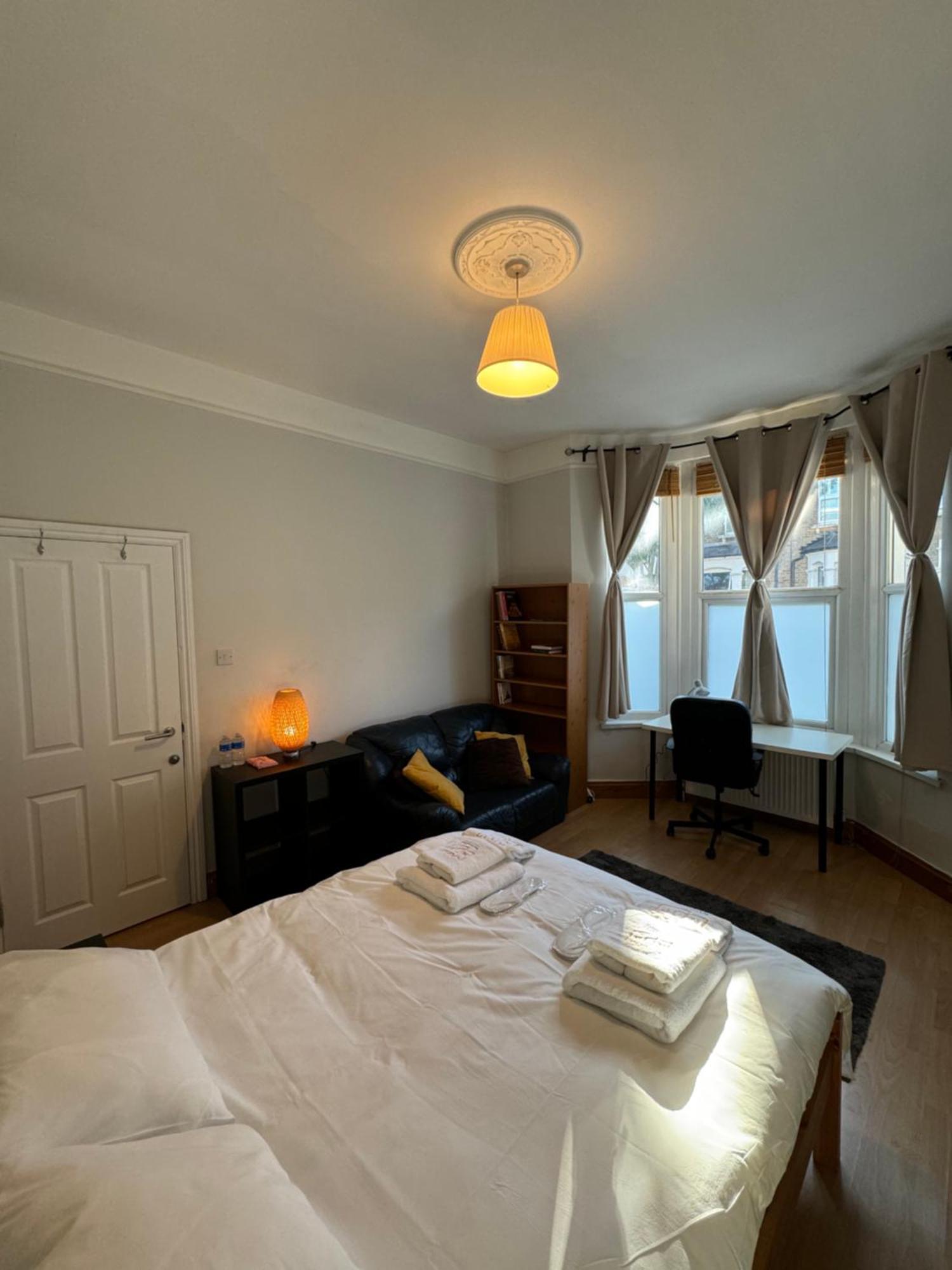 Napcastle Archway Hotel Лондон Екстериор снимка